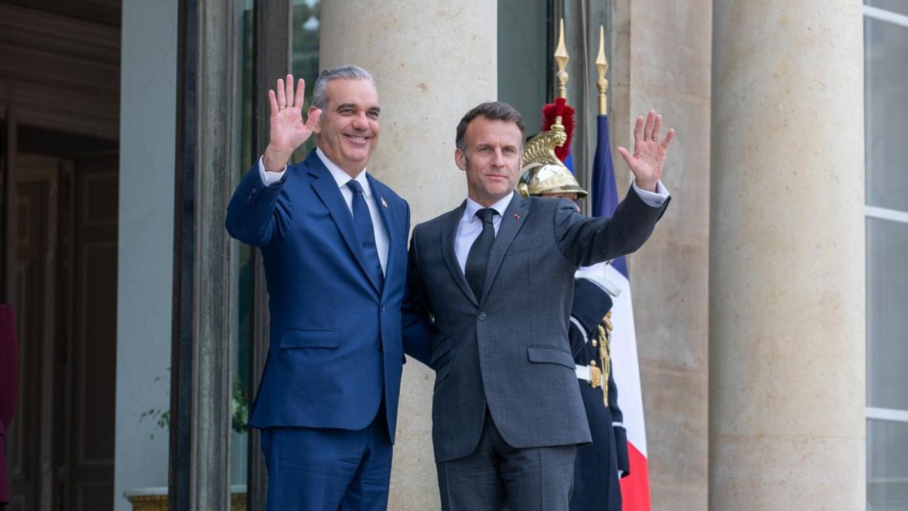 Presidente Abinader se reúne con su homólogo Emmanuel Macron, quien ratifica apoyo al sistema integrado de transporte en RD