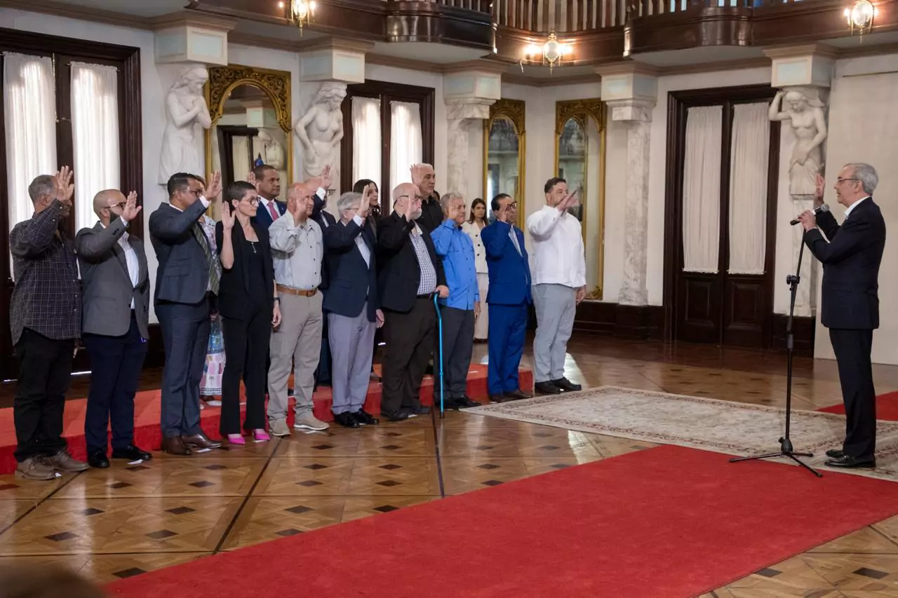 Abinader juramenta comité del Observatorio Ambiental