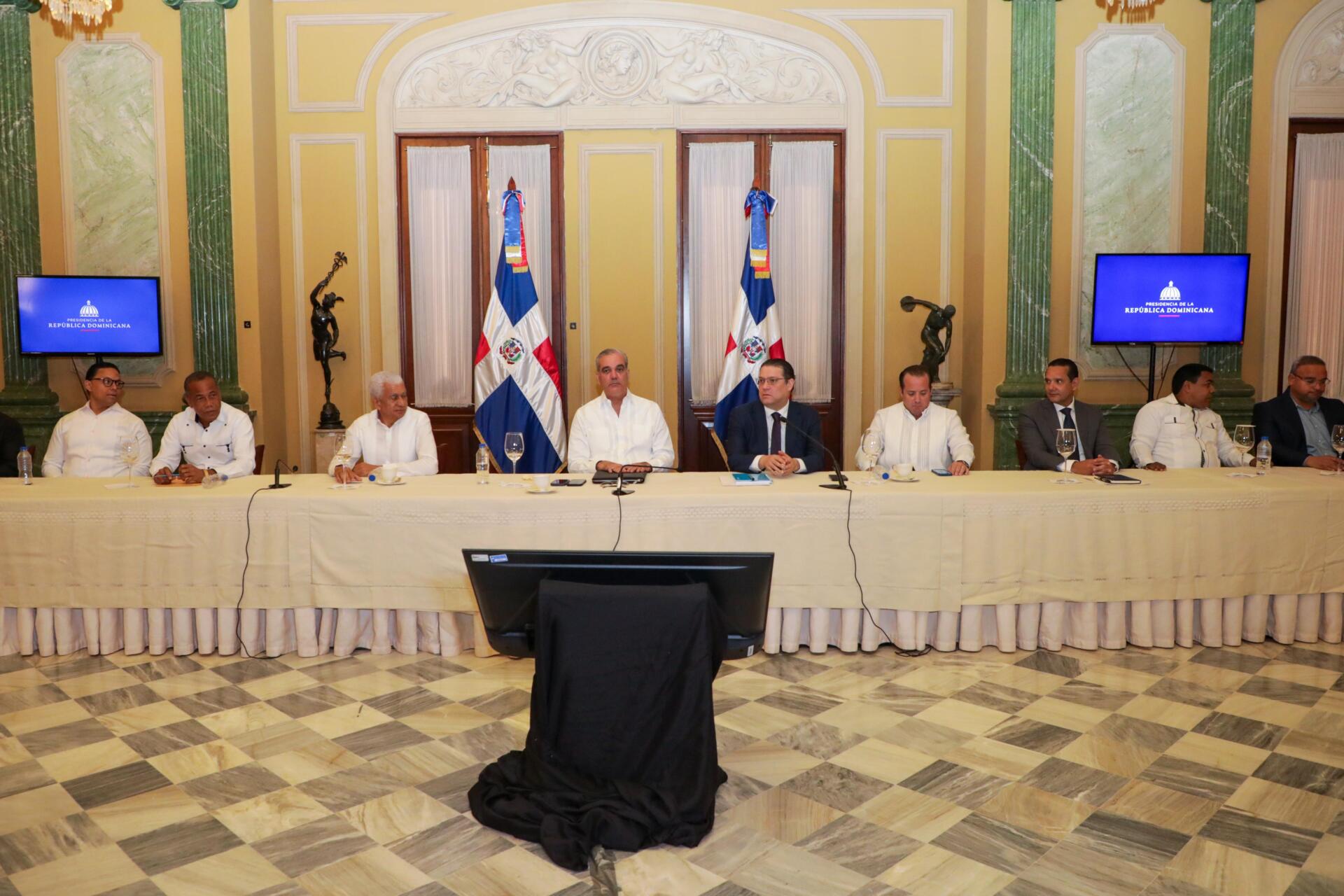 Eleva a 800 millones subsidio al transporte y evitar alza pasajes
