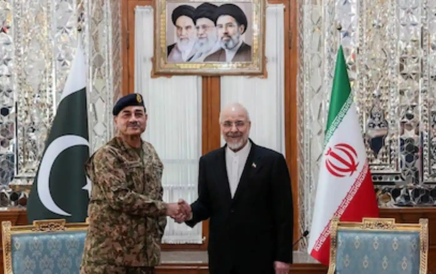 Jefe militar de Pakistán viaja a Irán en medio de tensión por el futuro del estrecho de Ormuz