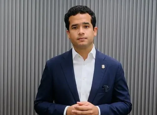Omar Fernández alerta sobre indexación salarial del Gobierno: “Si no estás atento, te meten un golazo”