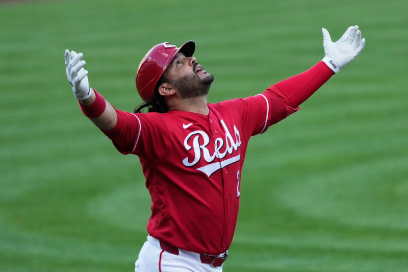 Eugenio Suárez pega par de jonrones y guía victoria aplastante de Rojos sobre Mets