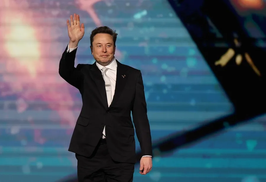 Elon Musk será más rico que el 46 % más pobre de la población mundial con la OPI de SpaceX